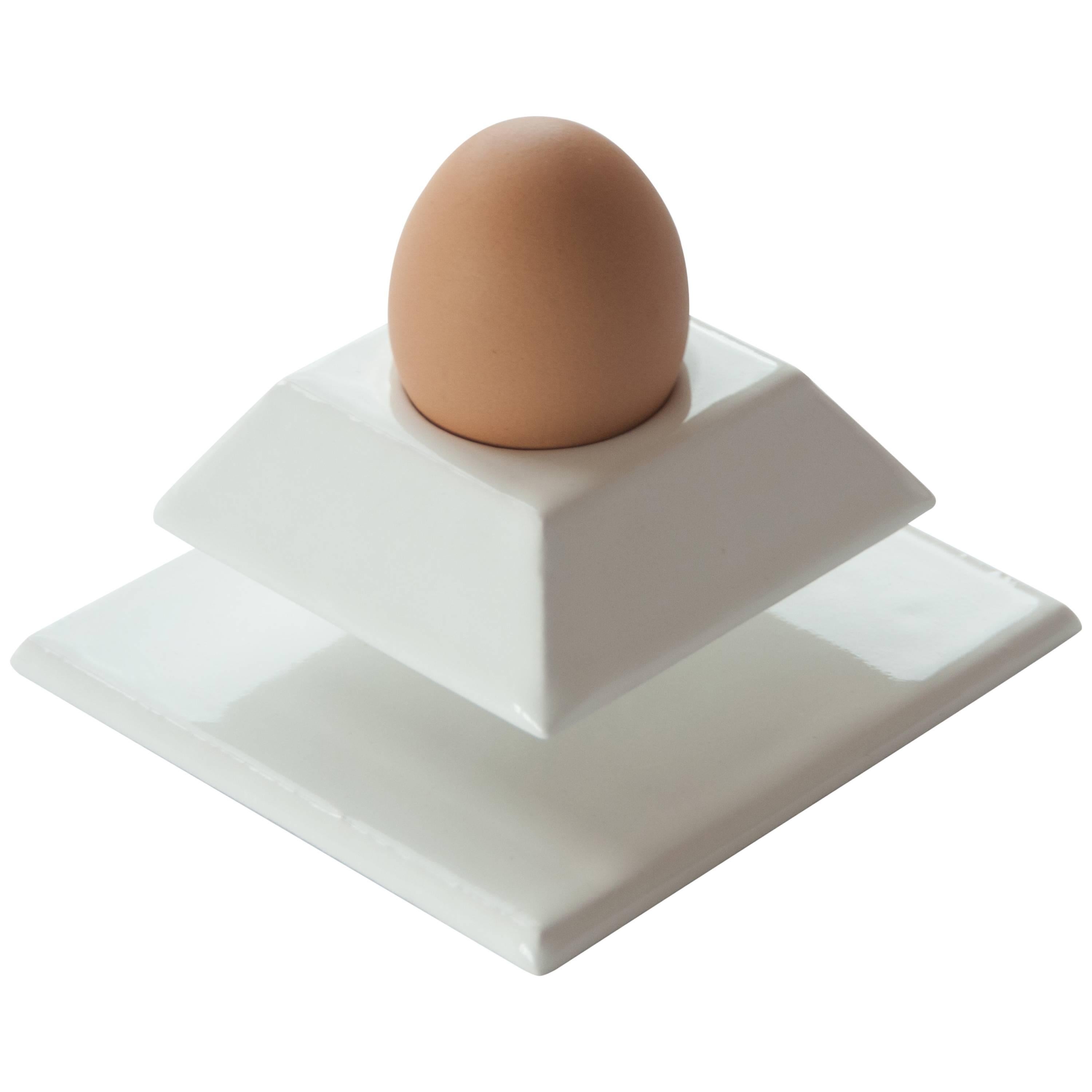 Coupe-œuf et porte-toast pyramide