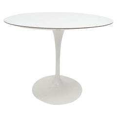Eero Saarinen Knoll International White Pedestal Tulip Top Round Dining Table