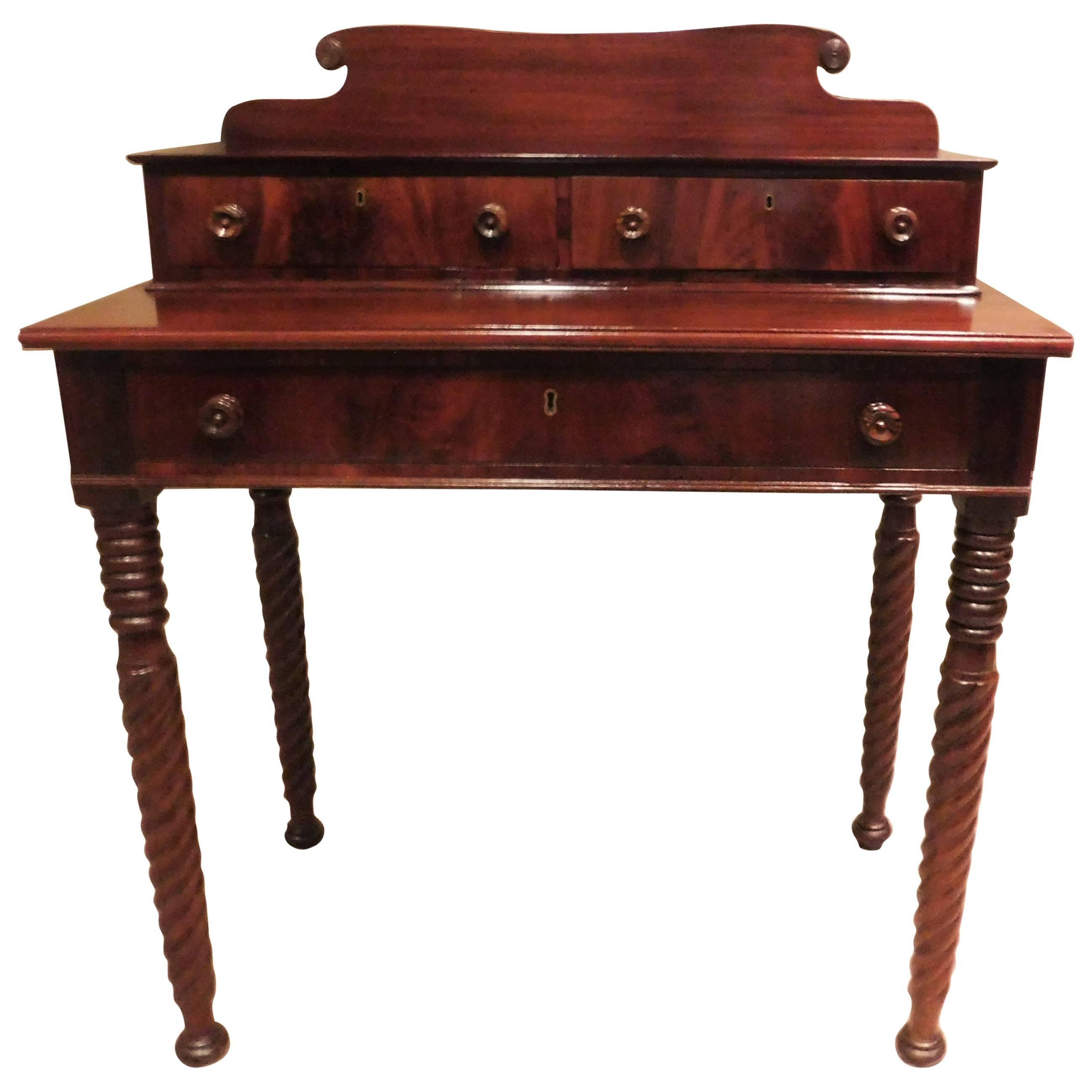 Federal Dressing Table, New England, circa 1810