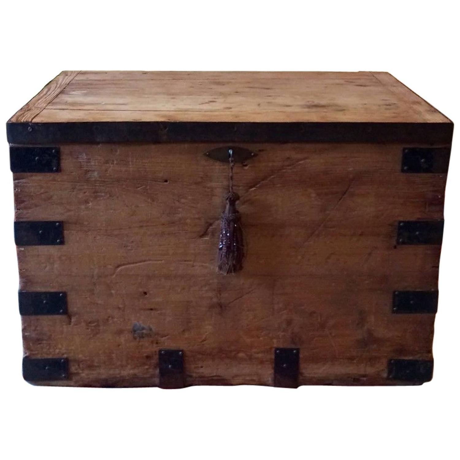 Vintage Pine Bound Box Trunk Chest Coffee Table At 1stdibs