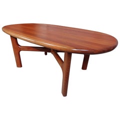 Rare table basse ou table d'appoint en teck massif de style rétro moderne du milieu du siècle dernier de Dyrlund