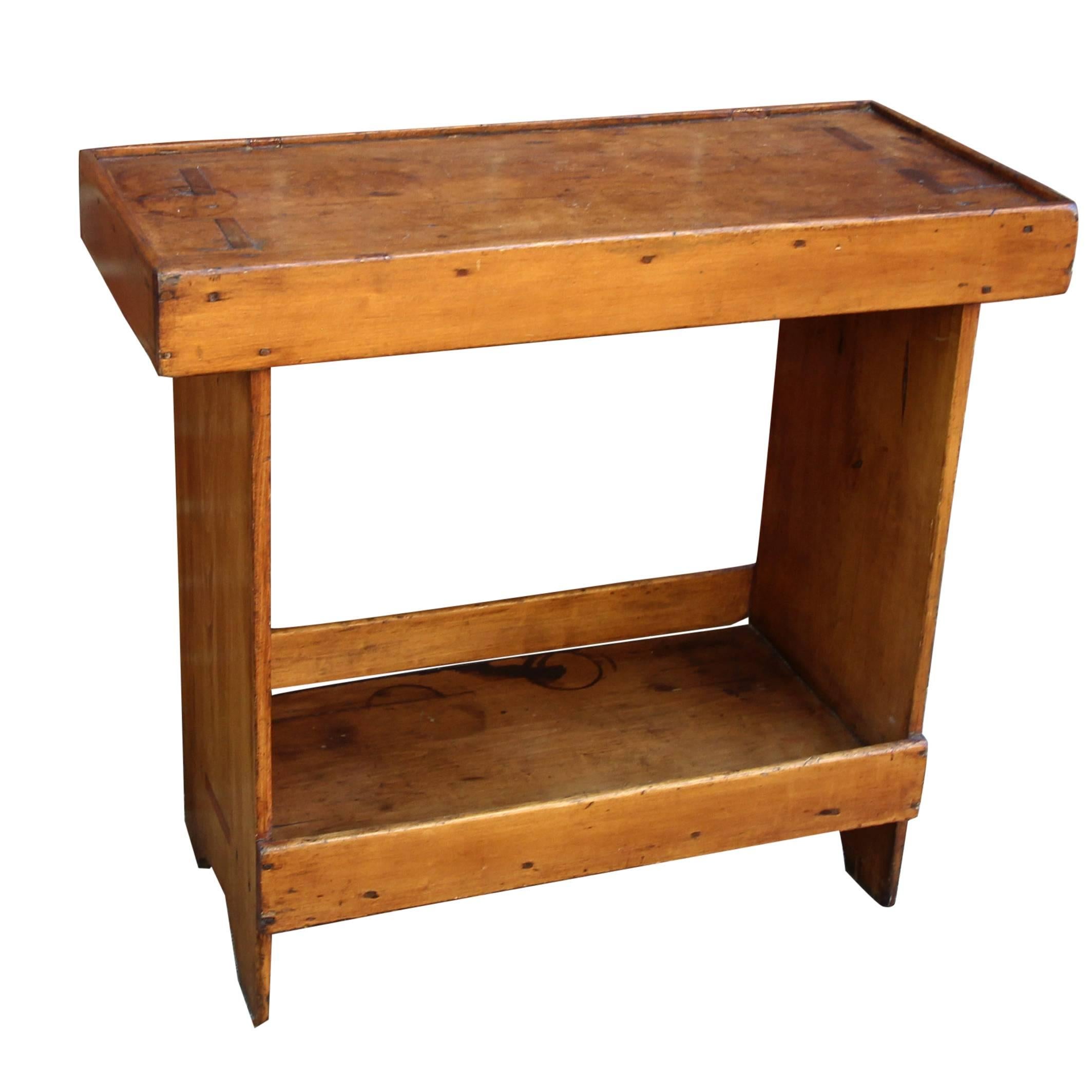 Pennsylvania Pine Bucket Bench Side Table, 19th Century