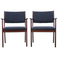 Mid-Century Modern Pair of Armchairs in Mahogany Model PJ-412 by Ole Wanscher