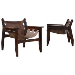 Paire de chaises et table brésiliennes "Kilin" par Sergio Rodrigues:: 1973