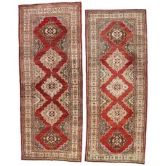 Paire de tapis de couloir turcs Oushak vintage de style traditionnel et moderne