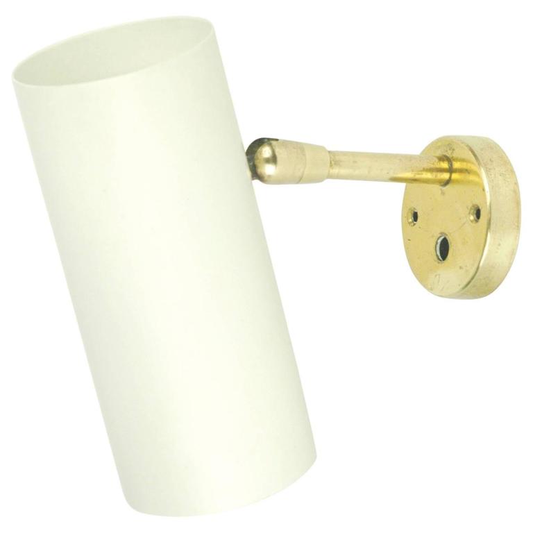 Modernistische Wandleuchte aus Messing mit weiß lackiertem Lampenschirm von J.T. Kalmar, Österreich 1