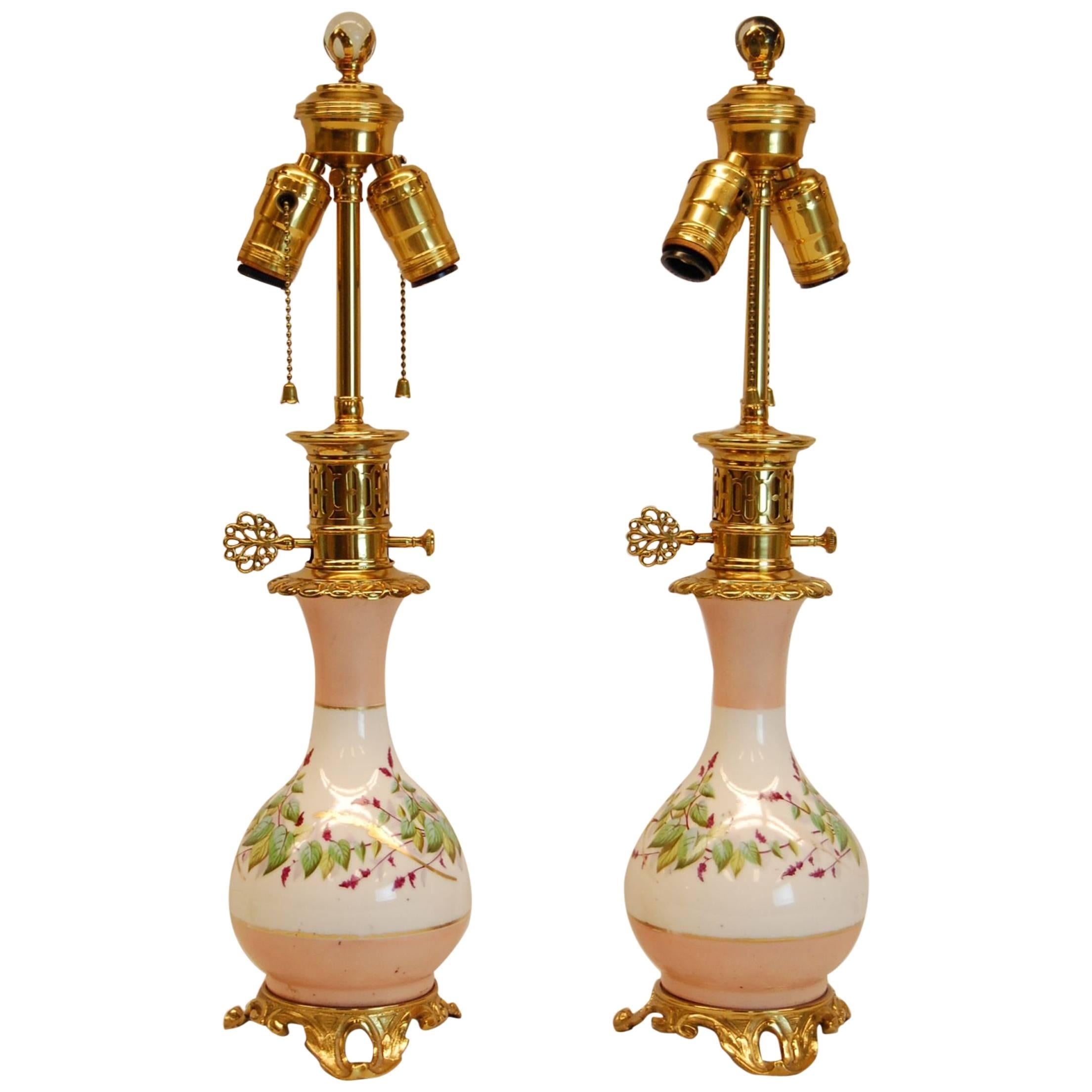 Pair of Mid 19th Century Porcelain Hand-Painted French or English Oil Lamps For Sale