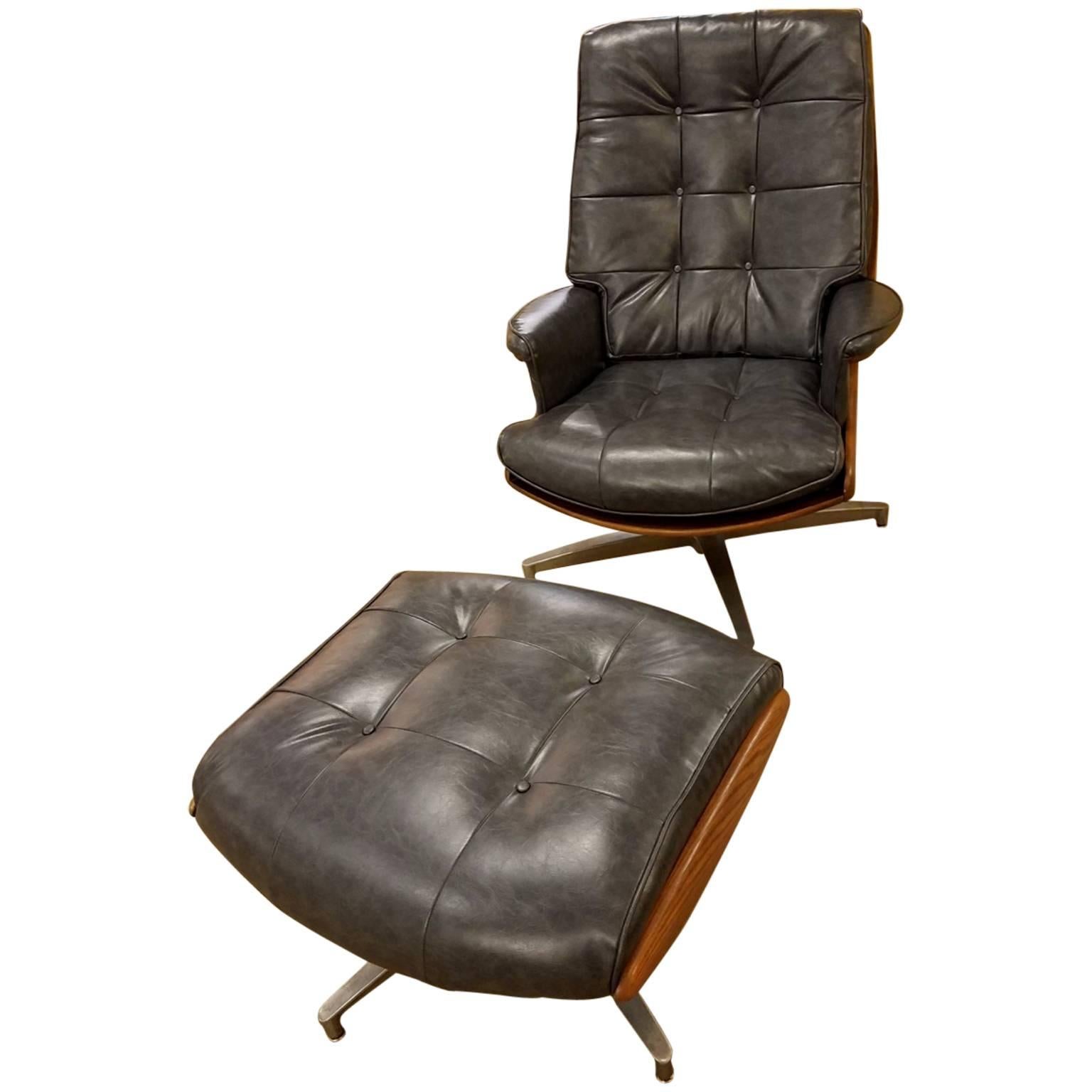Heywood-Wakefield Swivel Lounge Chair with Ottoman For Sale
