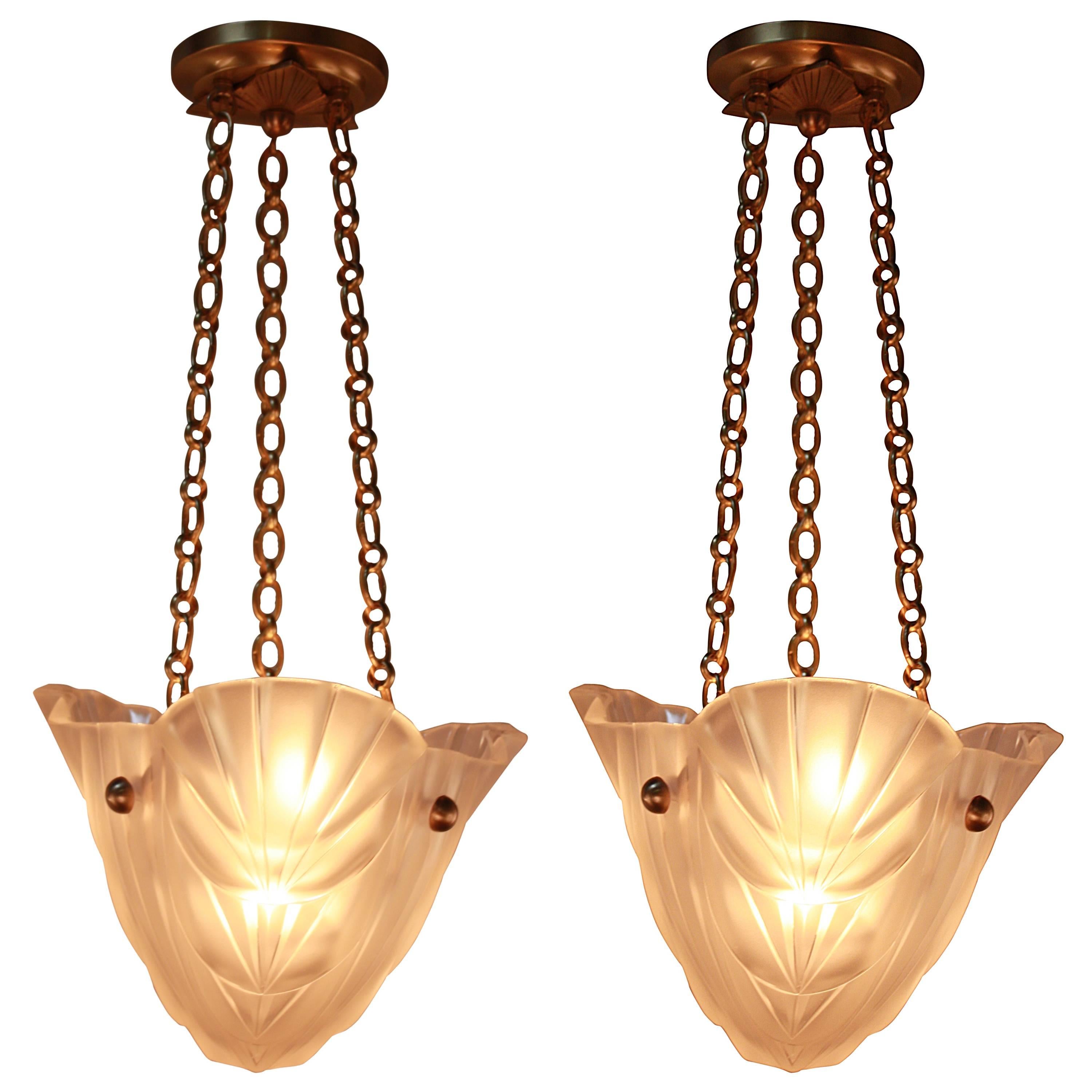 Pair of French Art Deco Chandeliers, 1930s by Degue