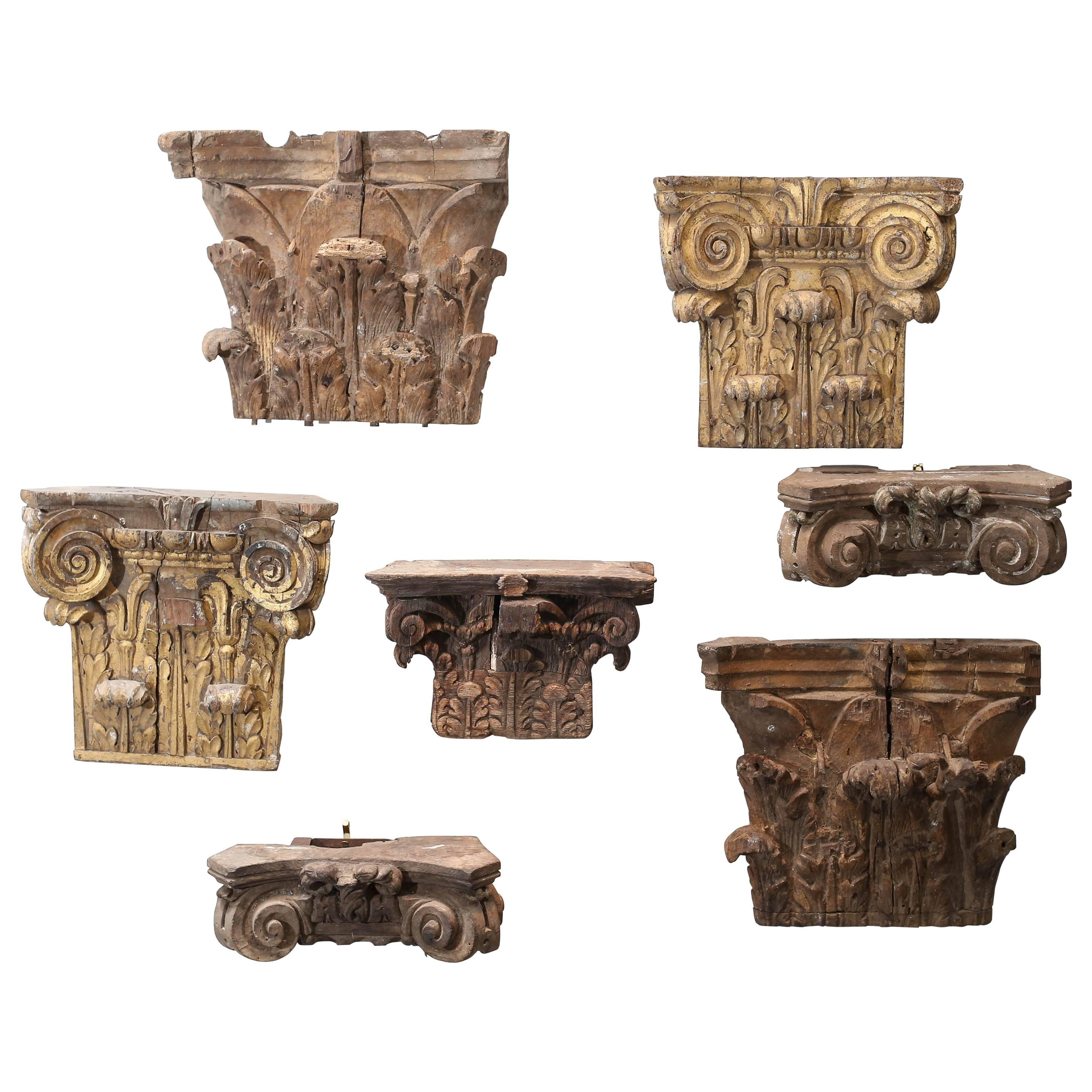 Ensemble de sept chapiteaux antiques du XVIIIe siècle sculptés à la main