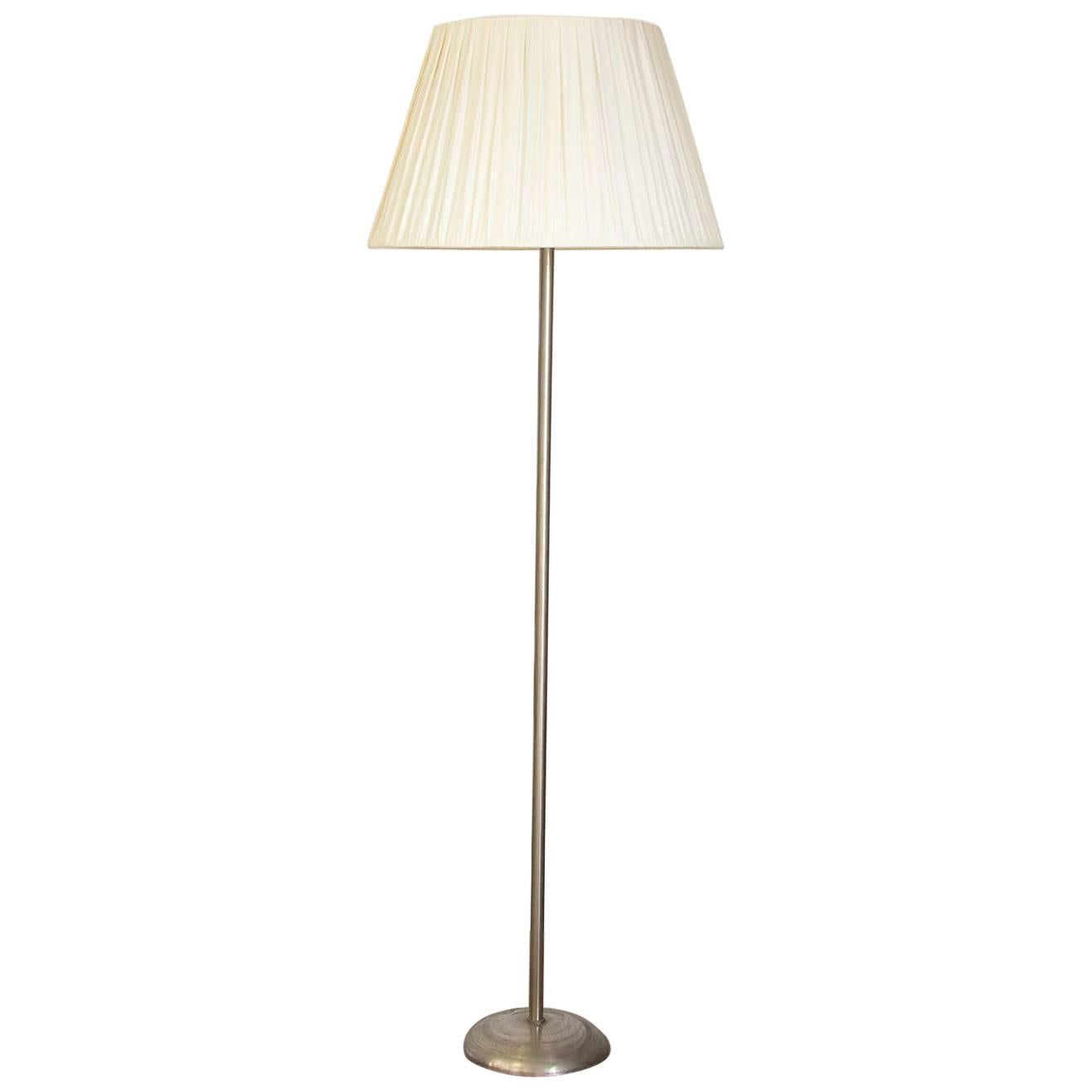 W.H. Gispen Table Lamp for Daalderop, circa 1930 For Sale at 1stDibs