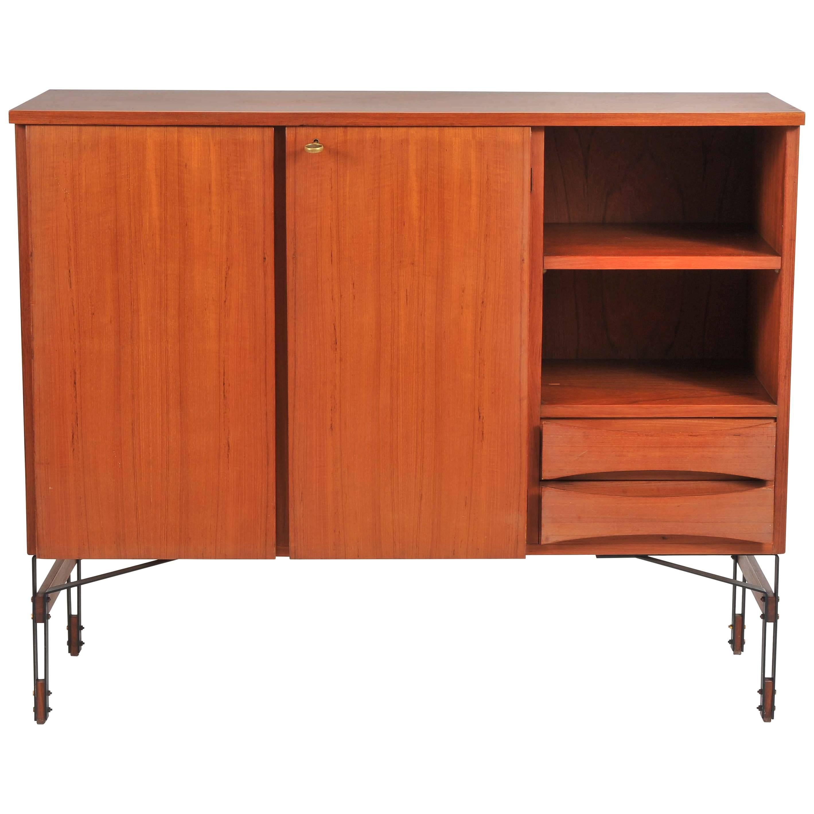 Sideboard in Cherry Wood