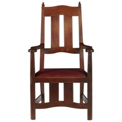 W R Lethaby. Un rare fauteuil Arts & Crafts en chêne sculpté avec des bras façonnés.