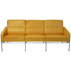 Danish Arne Jacobsen 3303 SAS Airport Sofa Settee Tan Leather Fritz Hansen