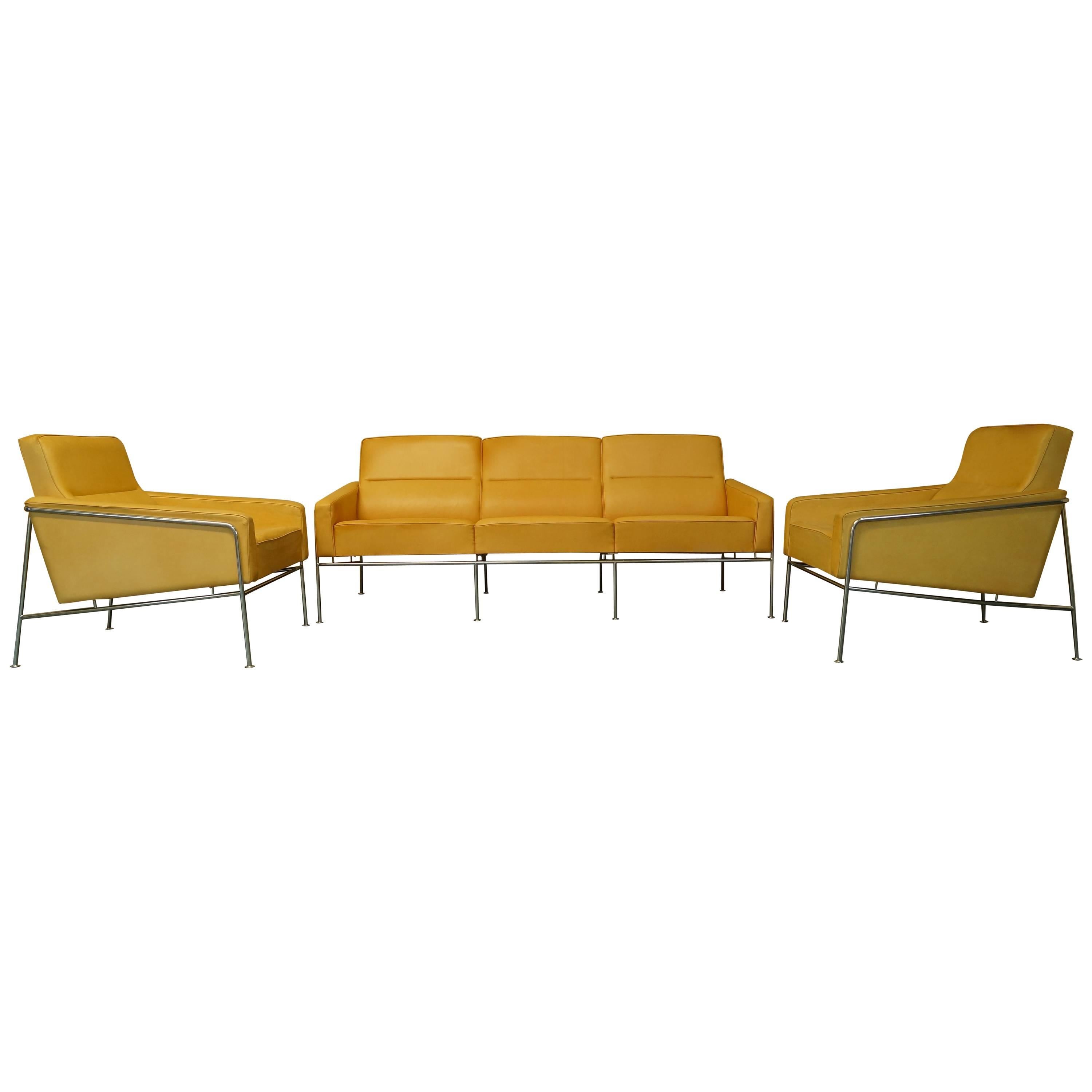 Arne Jacobsen 3300 Lounge Suite, Three-Seat Sofa and Pair of Lounge Chairs