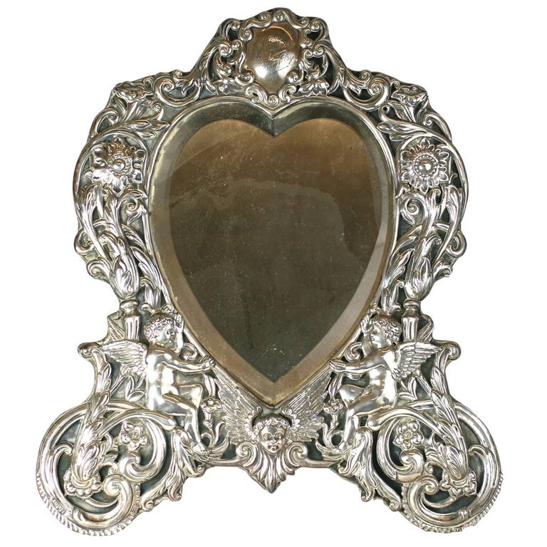 Miroir de coiffeuse victorien en forme de cœur en argent sterling En vente  sur 1stDibs