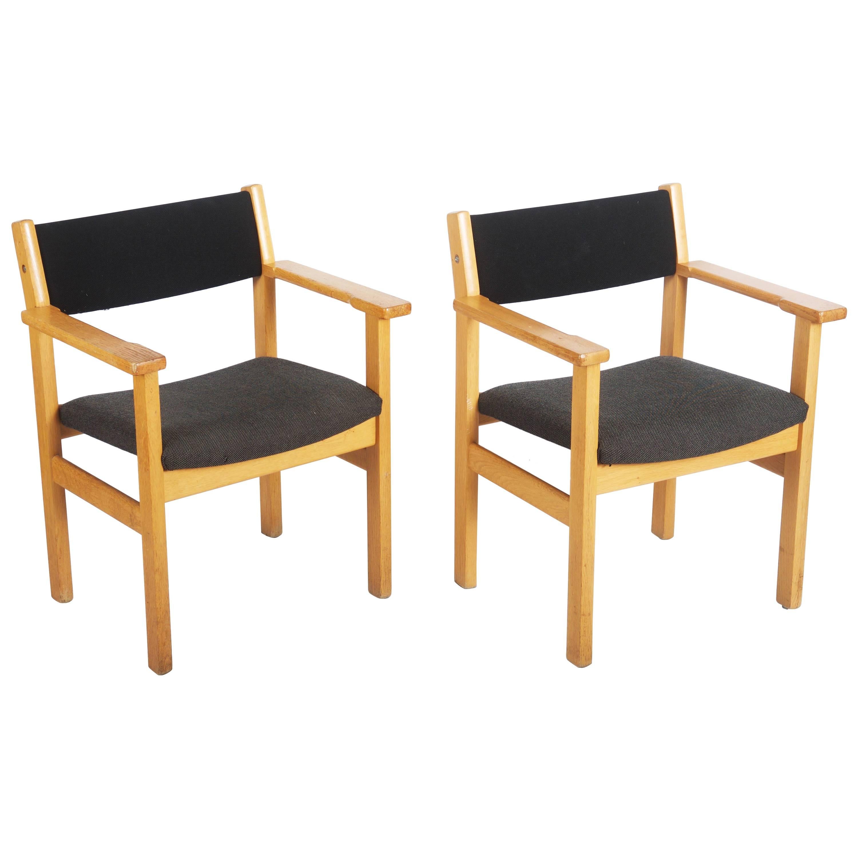 Jolie paire de fauteuils vintage Hans Wegner en vente