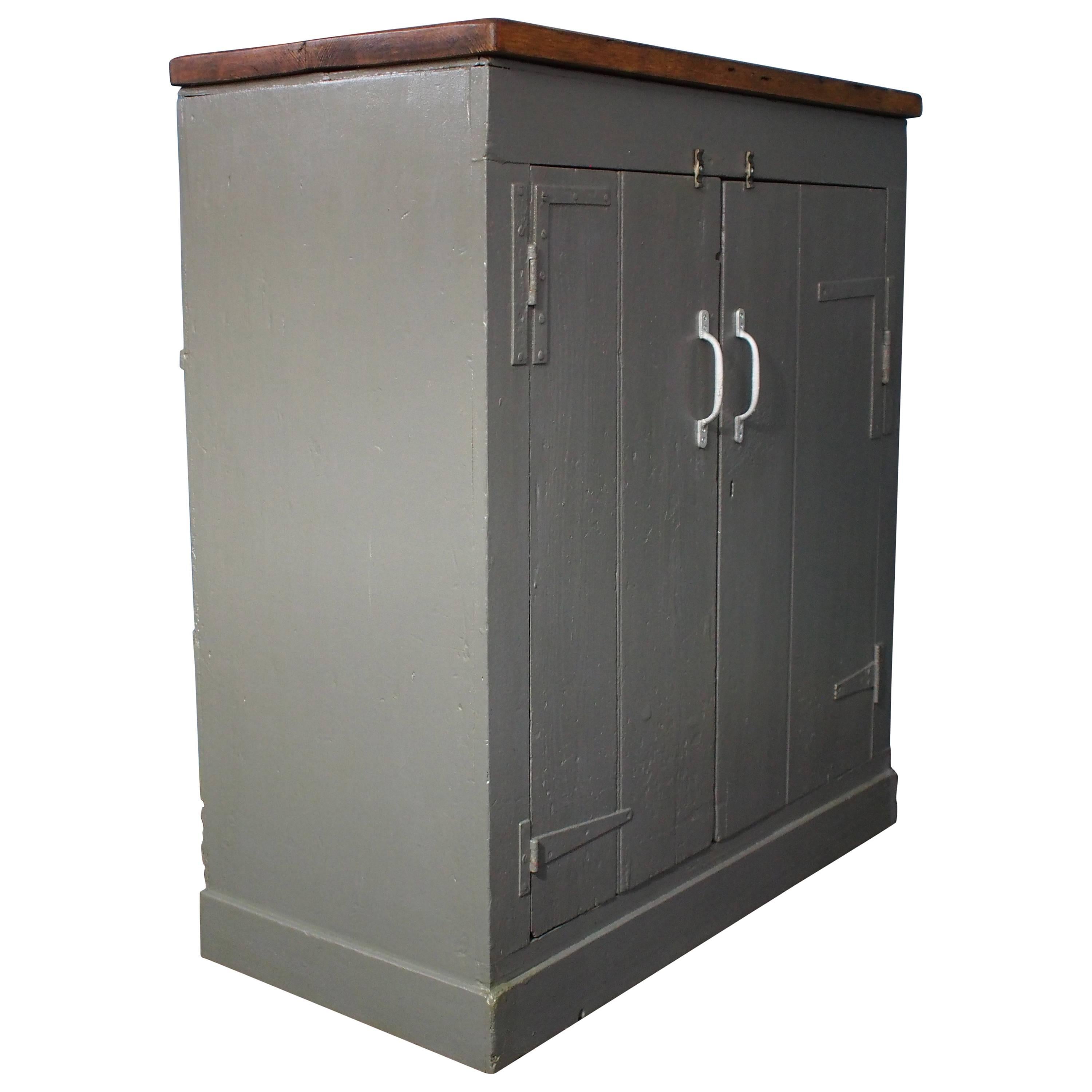 English Hand-Built Wooden Shelved Cabinet, circa 1940s For Sale