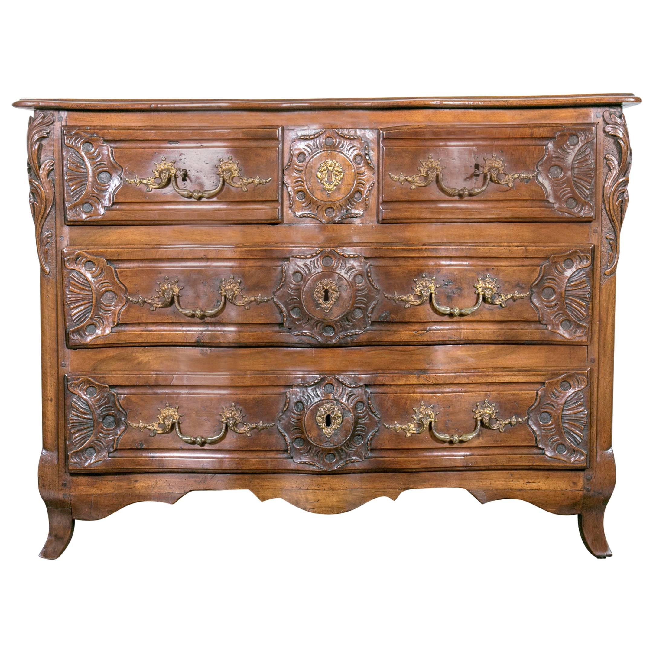 Exceptional 18th Century Regence Period Lyonnaise Commode Galbée For Sale