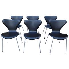 Arne Jacobsen, Six Chairs, Model 3107 Black Leather Arne Sørensen