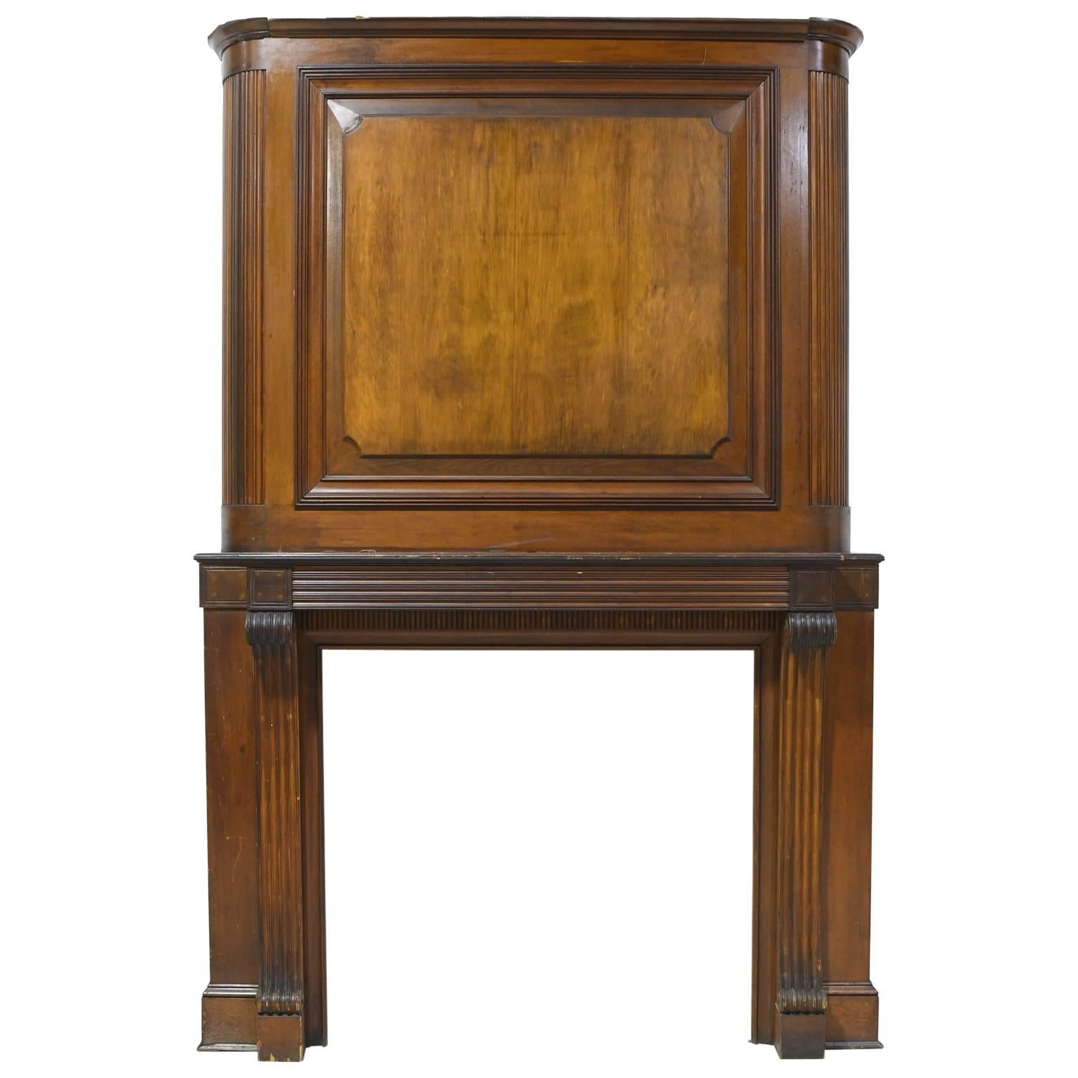 Federal Fireplace Mantel and Chimney Surround in Mahogany, circa 1820 For Sale