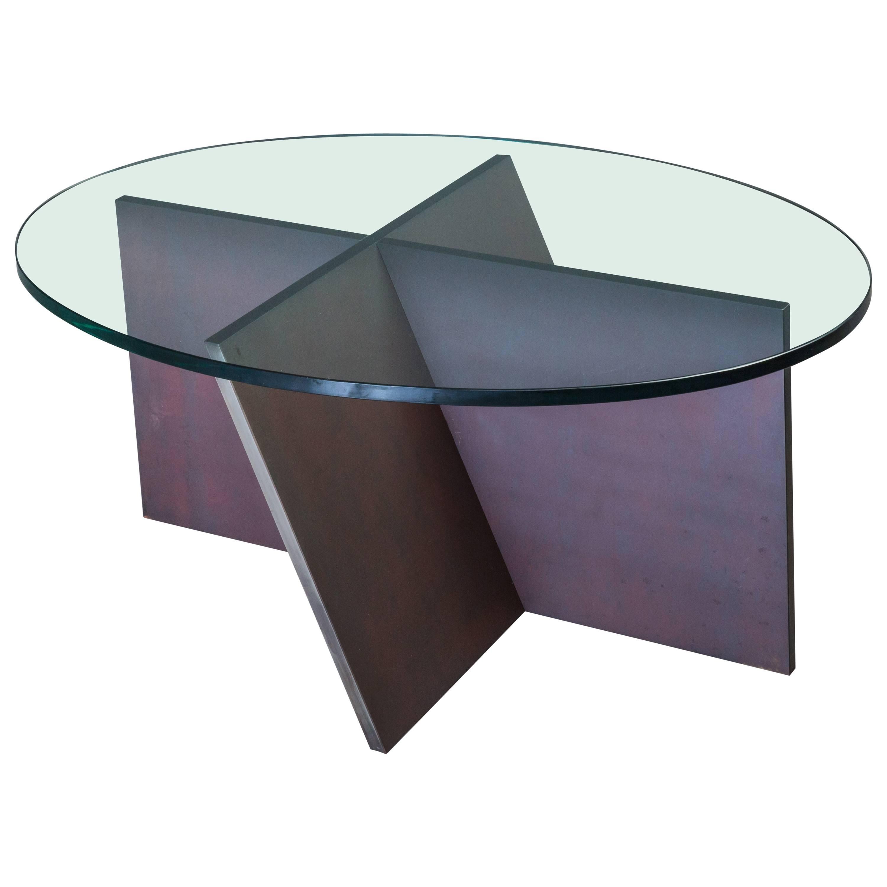 Ovaler minimalistischer skulpturaler Couchtisch aus Stahl und Glas, Unikat 