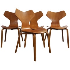 Iconic Model 3130 Grand Prix Chair by Arne Jacobsen for Fritz Hansen, 1960s