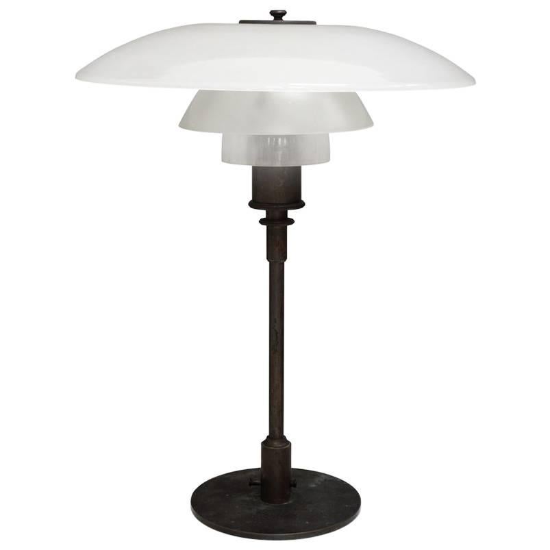 Rare table lamp by Poul Henningsen, produced by Louis Poulsen For Sale