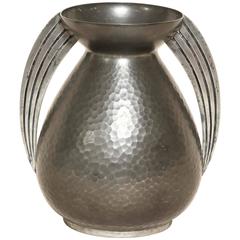 Vase Dinanderie Art Déco français en étain Rene Delavan