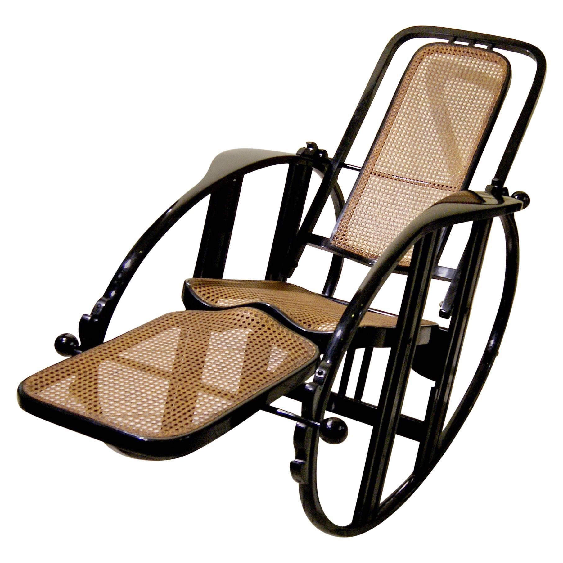 Antonio Volpe Udine/Josef Hoffmann (Attr.) "Egg" Black Rocking Chair, circa 1922