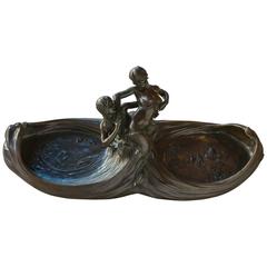 Grand centre de table en bronze Art Nouveau, deux sirènes nues