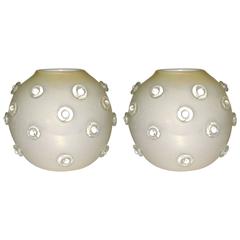 1980s Italian Pair of Modern Iridescent White and Gold Murano Glass Round Vases 8