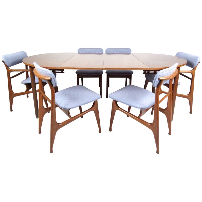 Elegant Italian Modern Dining Set For Sale at 1stDibs