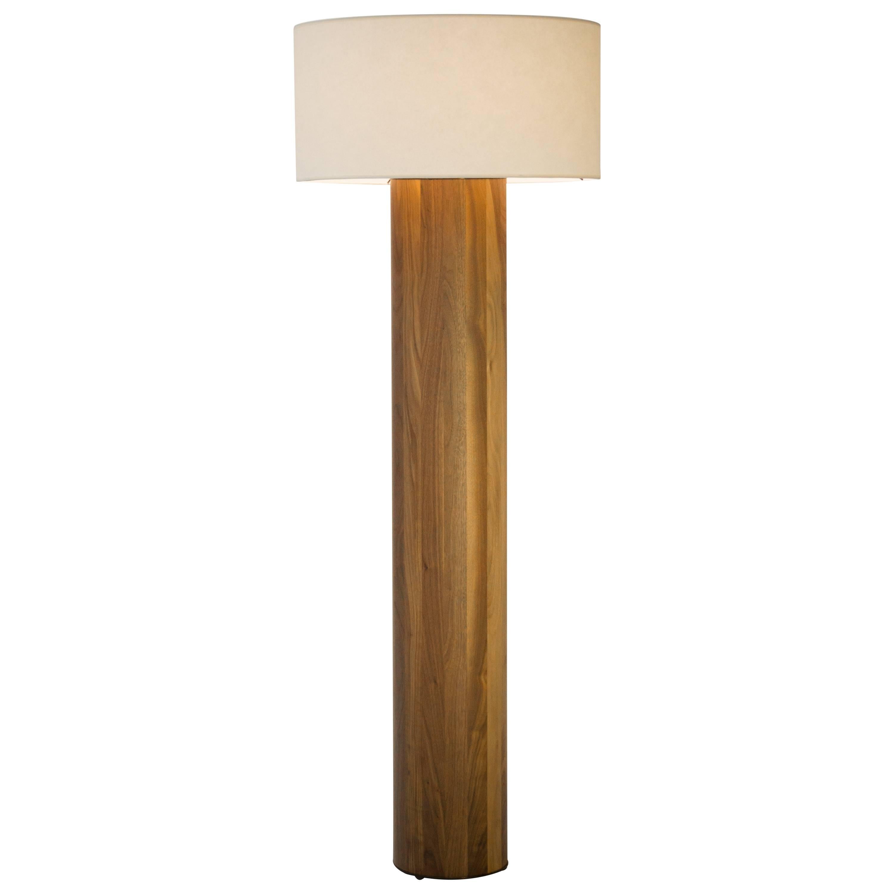 Stehlampe aus Nussbaumholz von Tinatin Kilaberidze