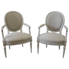 Fauteuils sculptés de style Louis XVI de la fin du XIXe siècle