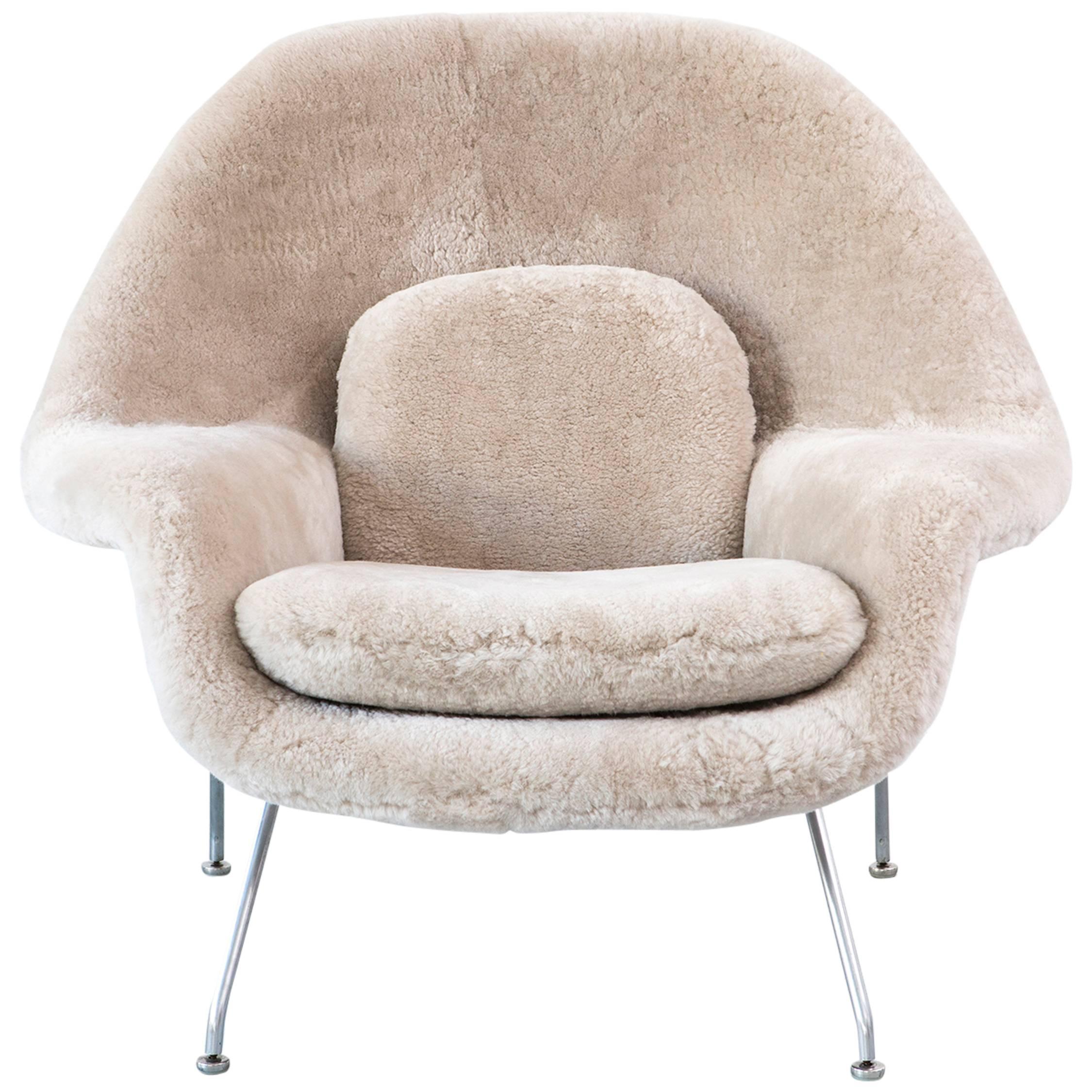 Saarinen Mid-Century Modern Womb Chair by Knoll Reupholstered in Shearling