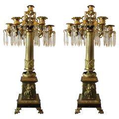Pareja de candelabros rusos de bronce patinado ormolu y cristal de P. Chizhov