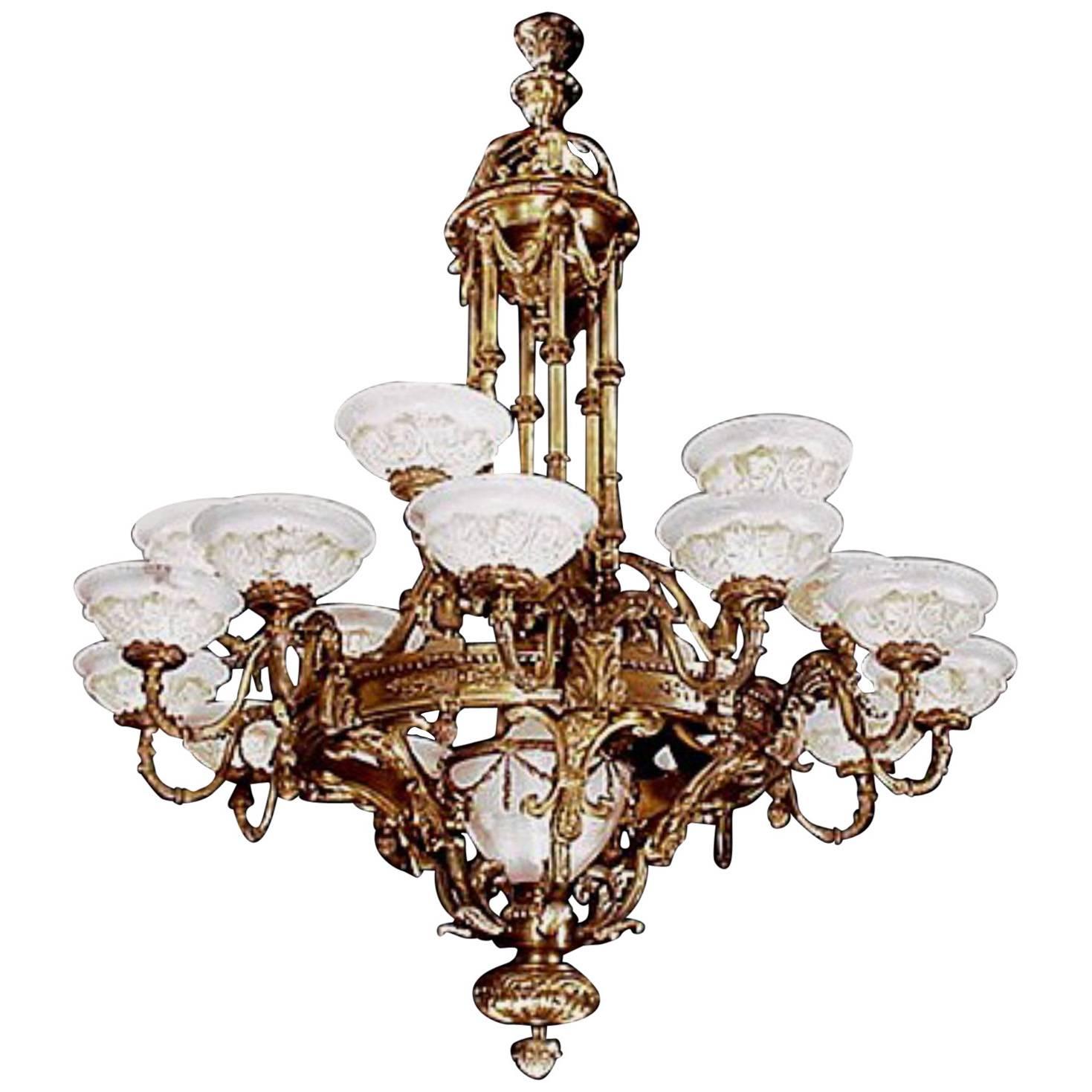 Lustre néoclassique ancien de style antique en vente