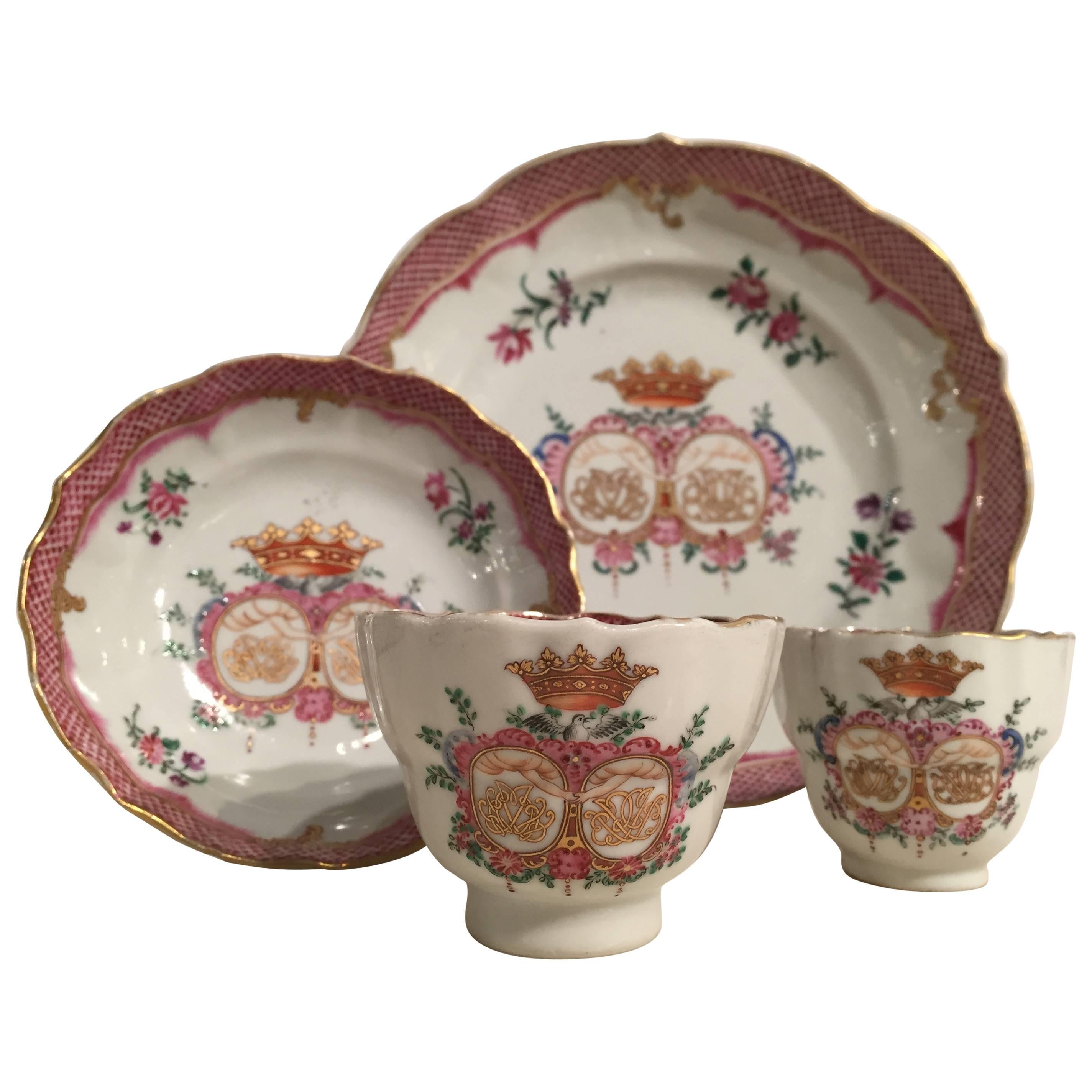 Chinese Porcelain Tableware, 18th Century, circa 1780 Tea and Coffee Service For Sale