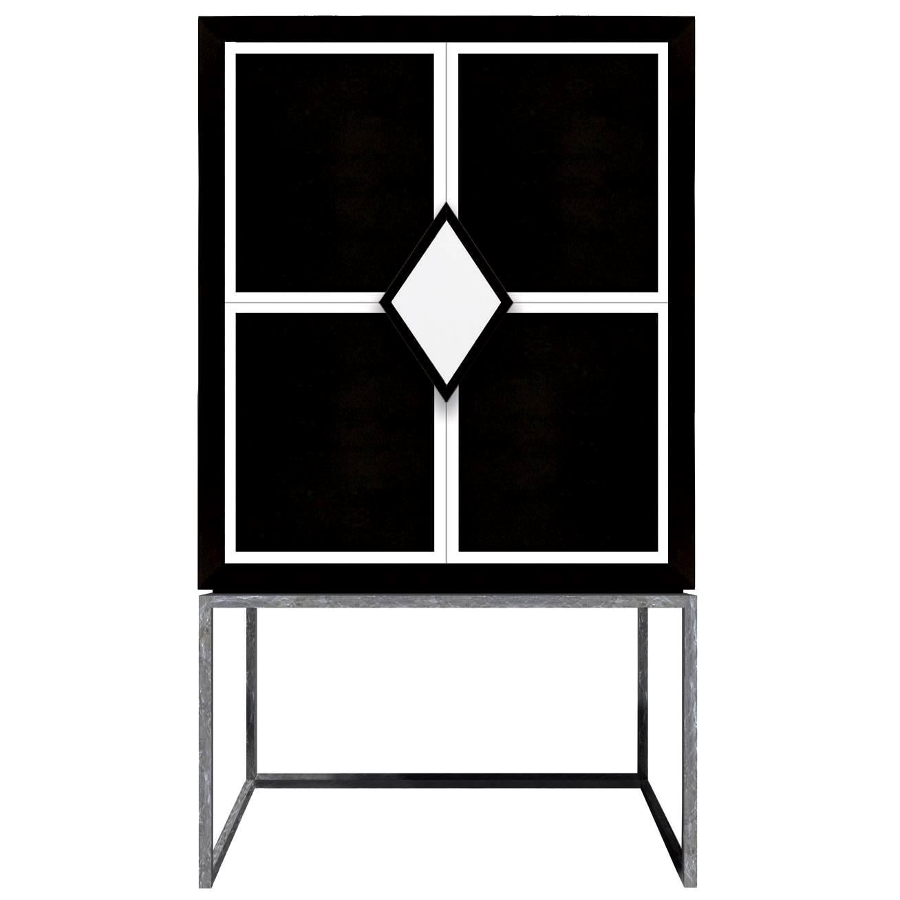 chinoiserie-drinks-cabinet-at-1stdibs