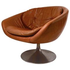 Overman Pod Chair in Leather