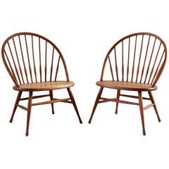 Wooden Spindle Windsor Peacock Chair