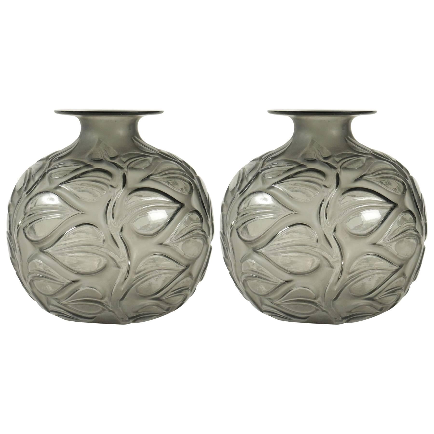 René Lalique a Pair of Grey Vase "Sophora"