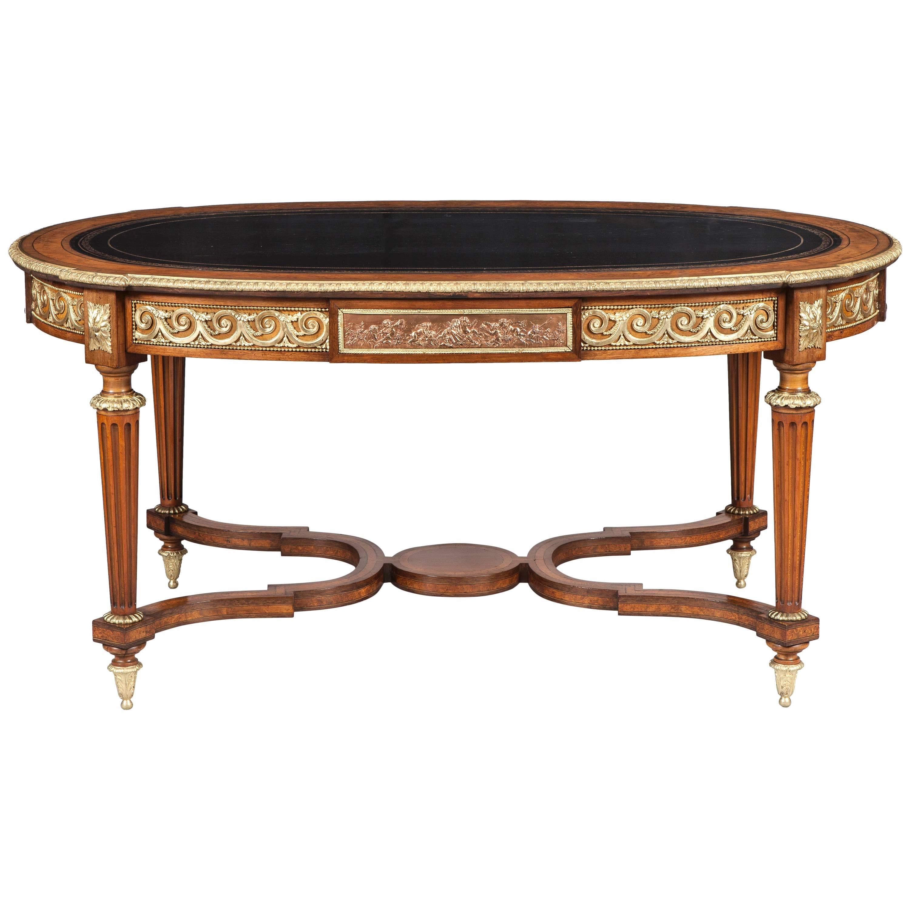 Table centrale décorative française en amboyna et bronze doré