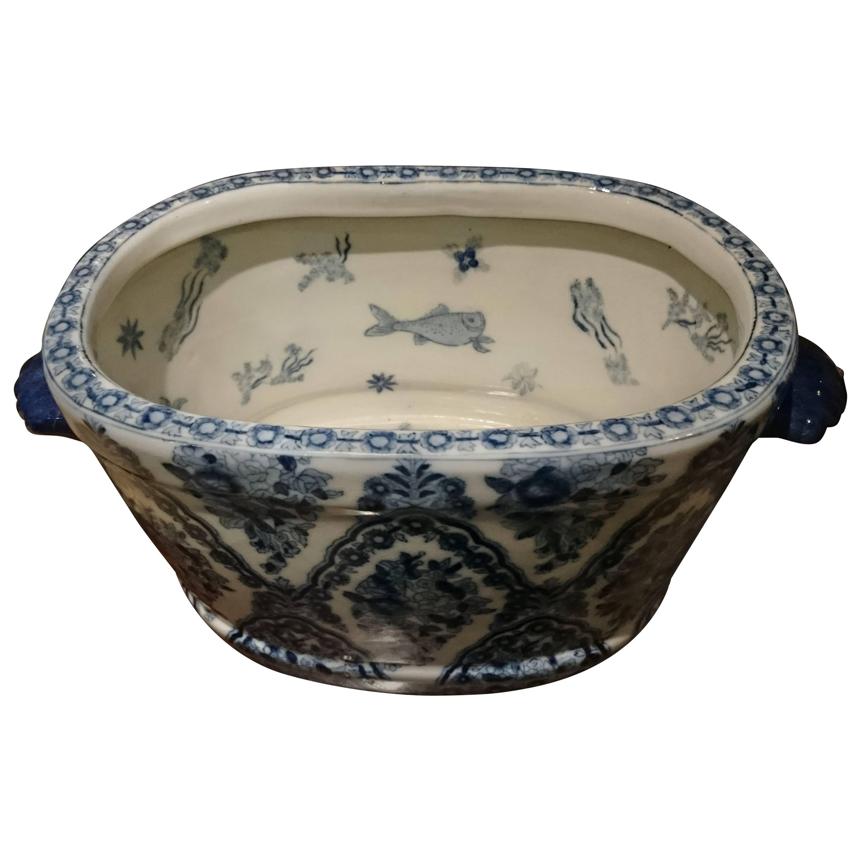 Early 19th Century Chinese Export Porcelain Punch Bowl or Wash Bowl