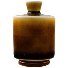 Vase unique en poterie faite à la main du studio Berndt Friberg, design suédois moderne