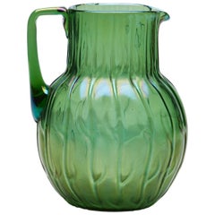 Pichet en verre vert irisé Loetz Art Nouveau Neptun:: vers 1900