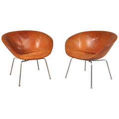 Pair of Pot Chairs by Arne Jacobsen for Fritz Hansen, Denmark, circa 1950