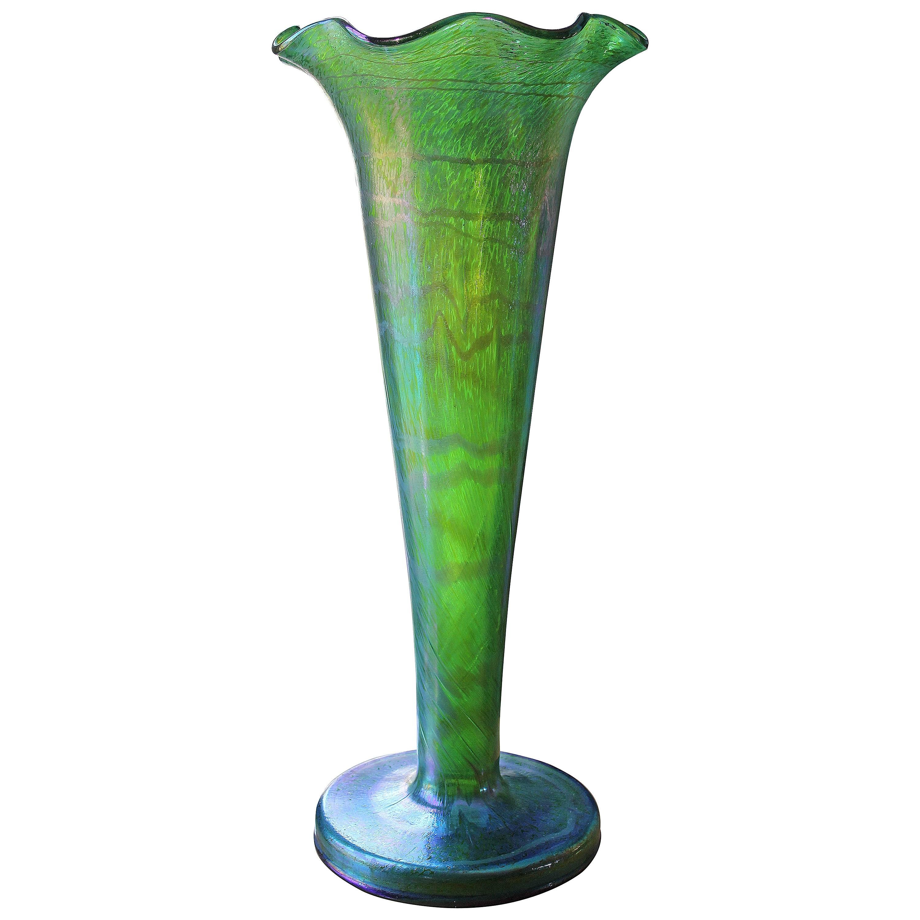 Monumental Austrian Fritz Heckert Changeant Trumpet Vase, circa 1900.  For Sale