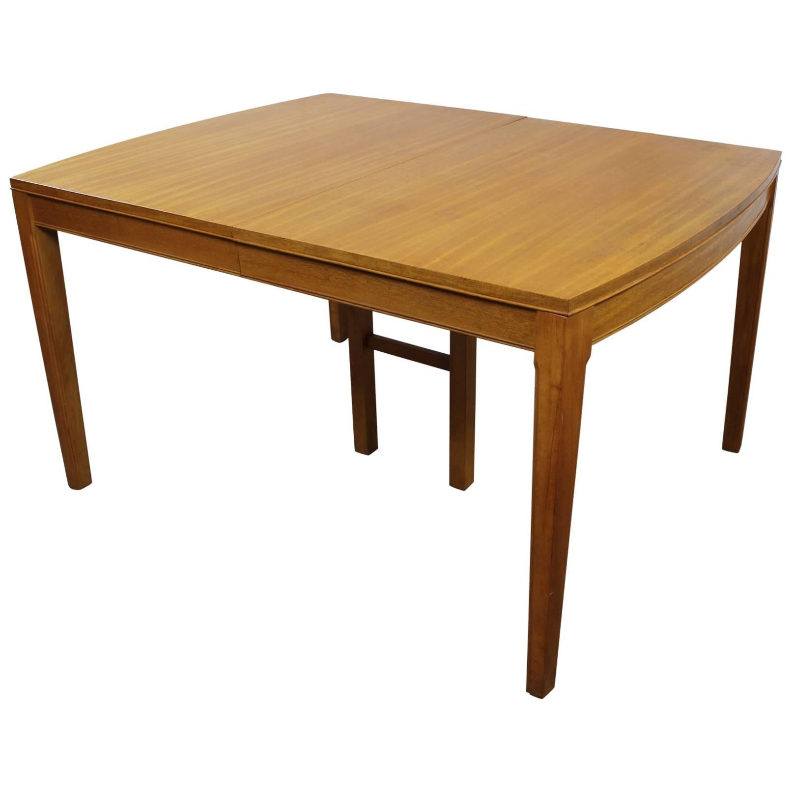 Vintage Mid-Century Modern Mahogany Dining Table For Sale